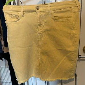 Denim mini, pale yellow